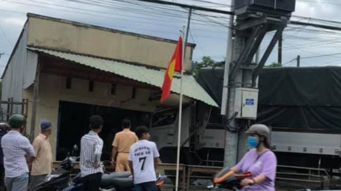 127157774-729455294596382-4983172184070771102-n-1606140292-width1280height720-auto-crop-1 Tài xế ô tô tải húc xe buýt ở Cà Mau vi phạm quy định về tốc độ 1