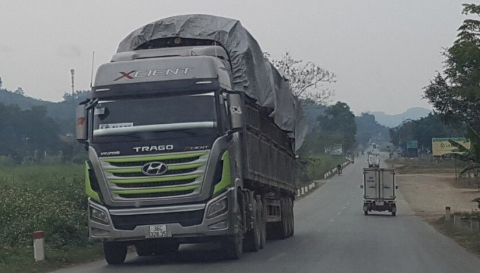 img-bgt-2021-z2275112390562-4166cb70b88ba637232f2e727eacfe3e-1610424430-width837height478 Xe chở keo