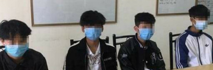 Bốn thanh niên đi mô tô lạng lách, đánh võng bị phạt gần 20 triệu đồng 1