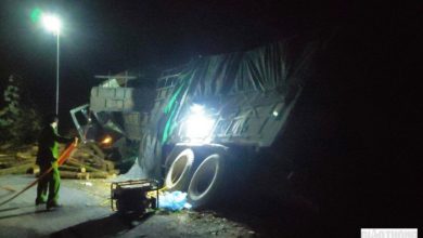 Thanh Hoá: Xe tải chở keo tông vào ta luy dương, 7 nữ giới tử vong 1