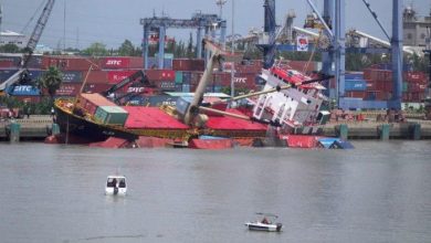 Diễn biến mới vụ tàu chở container bị lật tại cảng Tân Cảng Hiệp Phước 1