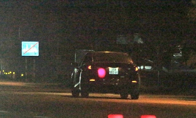 Vi phạm tốc độ, tài xế cho xe đâm bị thương một CSGT rồi bỏ trốn 1